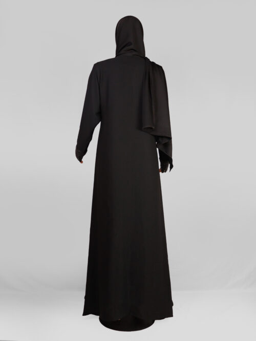 عباية سوداء فاخرة بأكمام مطرزة وسحاب أمامي | مولاتي - Image 4